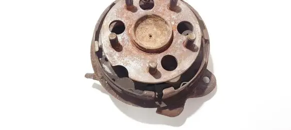 Toyota Avensis Verso Rear wheel hub