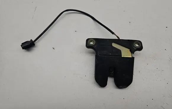 Audi A8 S8 D2 4D Tailgate/trunk/boot lock/catch/latch 4A5827505