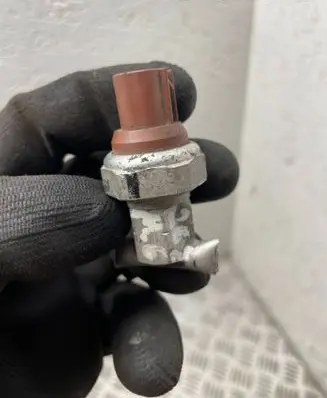 Air conditioning (A/C) pressure sensor