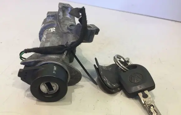 Volkswagen PASSAT B5 Ignition lock 4B0905851A 4B0905851 030998