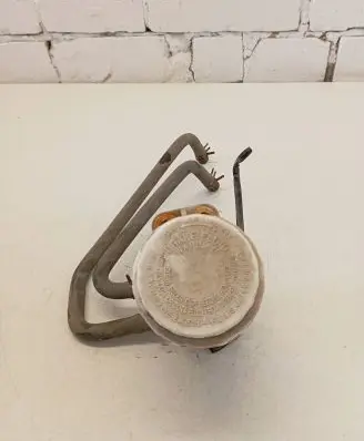 Brake fluid reservoir