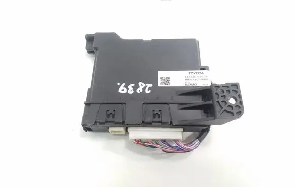 Toyota Auris E180 Other control units/modules 8865002N20