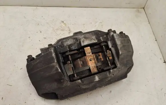 Mercedes-Benz E W213 Front brake caliper A0004210100