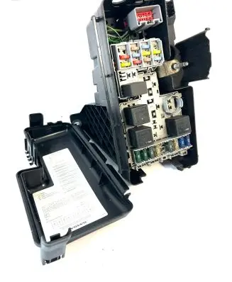 Volvo V70 Fuse module 30728132