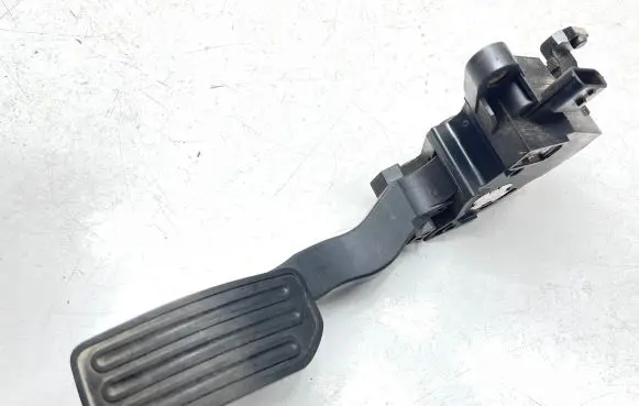 Nissan Note (E12) Accelerator throttle pedal 180021HM0B