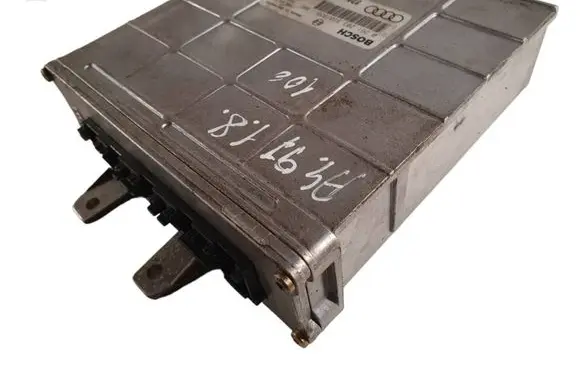 Audi A4 S4 B5 8D Engine control unit/module 8D0907557C