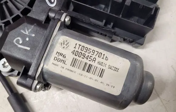 Volkswagen Caddy Front door window regulator with motor 1T0959701B 400945A 1K0959793G