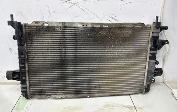 Opel Astra H Coolant radiator 