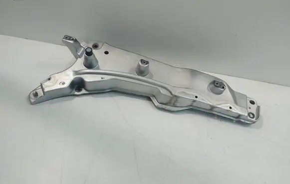 Volvo XC90 Fender mounting bracket 31391778 AD7Q12