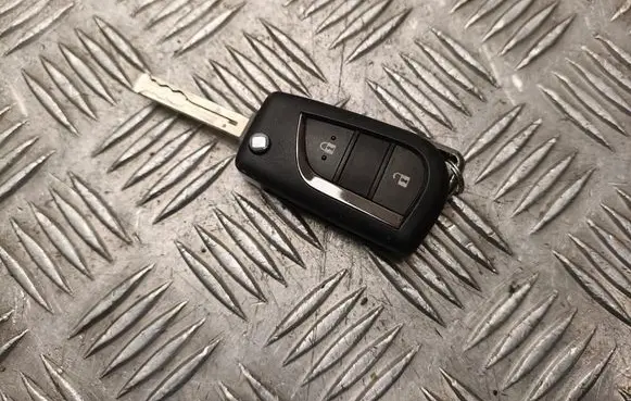 Toyota Yaris XP210 Ignition key/card B2A2F2R