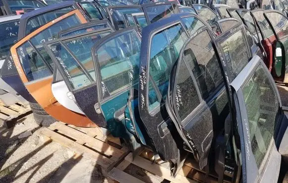 Mitsubishi Galant Rear door