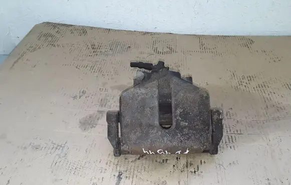 Volkswagen PASSAT B7 Front brake caliper 582 256