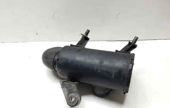 Audi 80 90 S2 B4 Intake resonator 026129643F