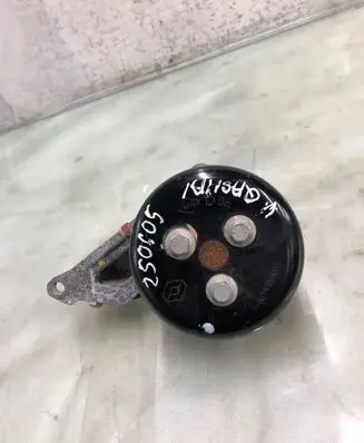Nissan Qashqai J12 Water pump 210515467r