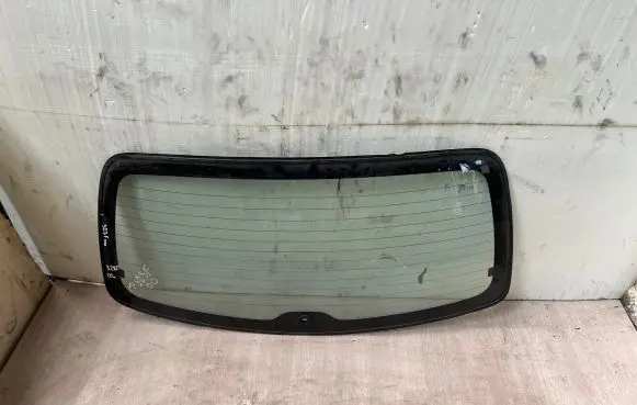Mazda 323 F Rear windscreen/windshield window 