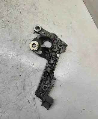 Nissan Qashqai Engine mounting bracket 144864724r