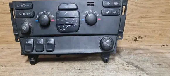 Volvo V70 Climate control unit 8697140