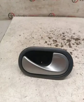 Renault Twingo II Front door interior handle 8200028486 5005500006
