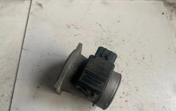 Ford Mondeo MK II Mass air flow meter 97BB12B579AA