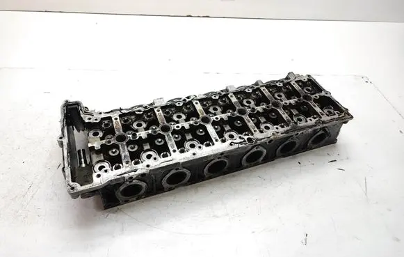 BMW 3 E90 E91 Engine head 7800003