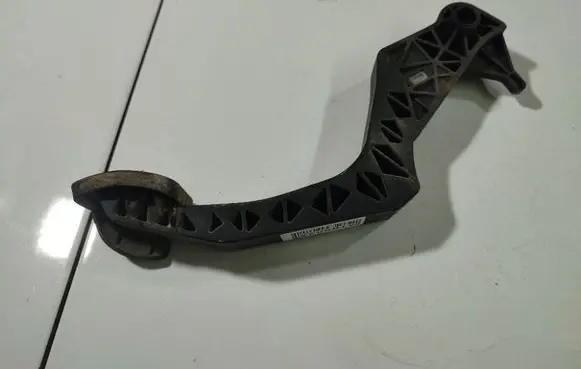 Skoda Octavia Mk2 (1Z) Clutch pedal 