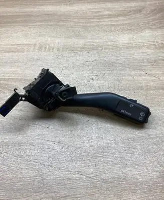 Volkswagen Touran I Wiper control stalk 1K0953519A