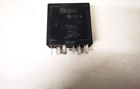 Volkswagen PASSAT B5 Other relay 4b0955531a