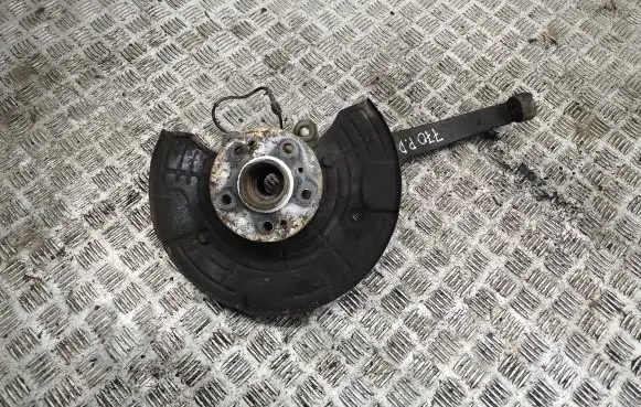 Mercedes-Benz ML W164 Front wheel hub