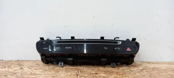 Head unit multimedia control