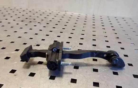 Ford Focus Front door check strap stopper
