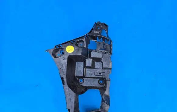 BMW 1 F40 Rear bumper mounting bracket 8072575