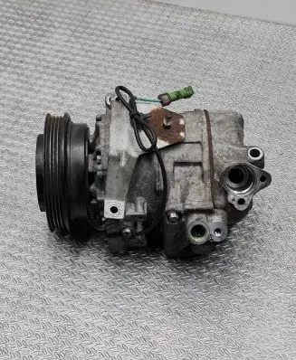 Volkswagen PASSAT B5 Air conditioning (A/C) compressor (pump) 8D0260808 GE4472208181 7SBU16C