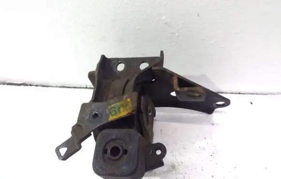 Toyota Corolla E120 E130 Gearbox mount