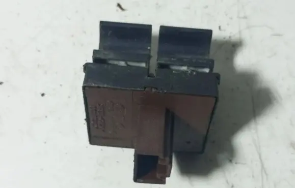 Volkswagen PASSAT B6 Electric window control switch 1K3959857A