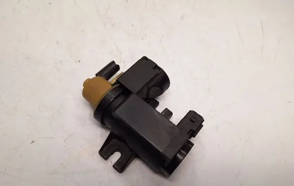 BMW X5 E70 Vacuum valve 11747626350 11747595374 11747548706