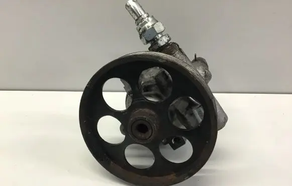 Renault Trafic II (X83) Power steering pump
