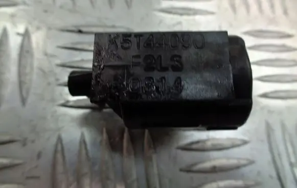 Mazda Premacy Vacuum valve K5T44090