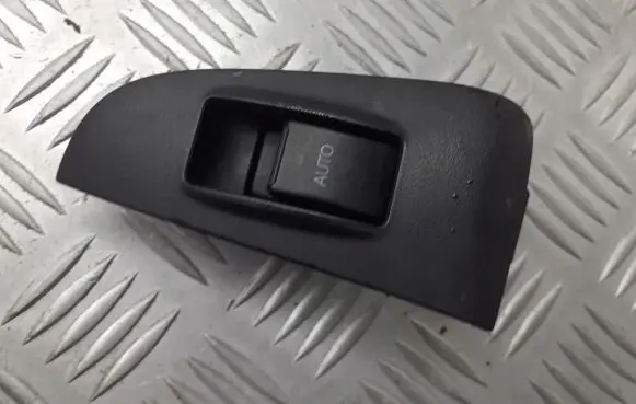 Toyota Avensis T250 Electric window control switch 74271-05020