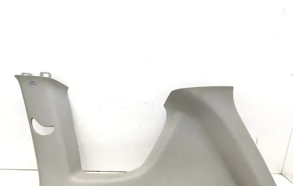 (D)pillar trim (top)