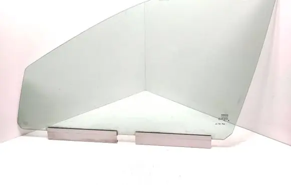 Volvo XC90 Front door window glass four-door 43R001582 43R000589