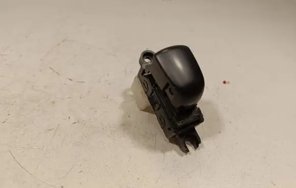 Nissan X-Trail T32 Electric window control switch