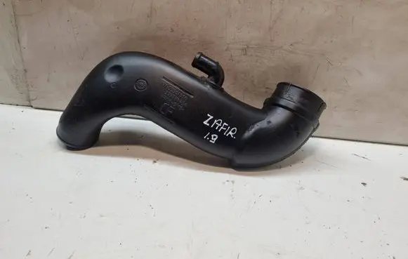 Opel Zafira B Intercooler hose/pipe 55561910 329788454