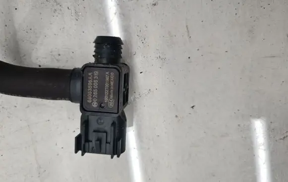 Dodge Durango III Vacuum line/pipe/hose 68053596AA