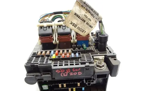 Peugeot 508 RXH Fuse module 9807428180 58327759 BSMAB300