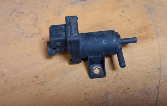 Renault Laguna II Turbo solenoid valve 7700102545