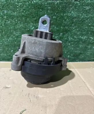 BMW X3 G01 Engine mount bracket 8482771