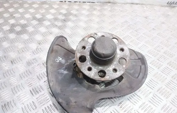 Mercedes-Benz C W203 Front wheel hub spindle knuckle