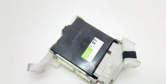 Lexus CT 200H Central body control module 8922176080