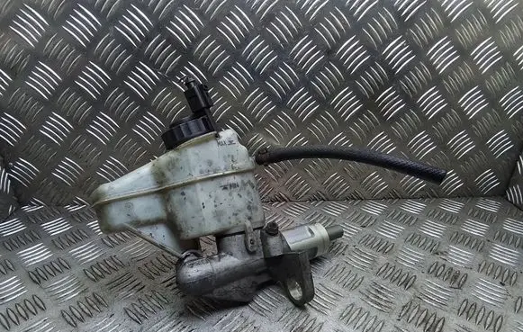 Skoda Octavia Mk2 (1Z) Master brake cylinder 1K2611301B