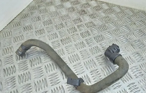 Opel Insignia A Engine coolant pipe/hose 13220143